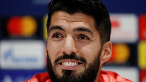 Luis Su&aacute;rez, durante su comparecencia ante los medios