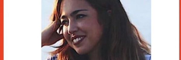 Joven de españa es entrevistado or las opciones binarias