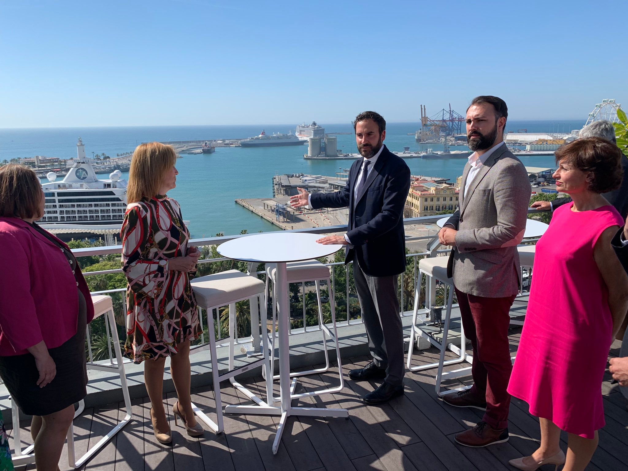 El PSOE busca peatonalizar Paseo del Parque y plaza de la Marina, para "asomar la ciudad al mar" El PSOE busca peatonalizar Paseo del Parque y plaza de la Marina, para "asomar la ciudad al mar"