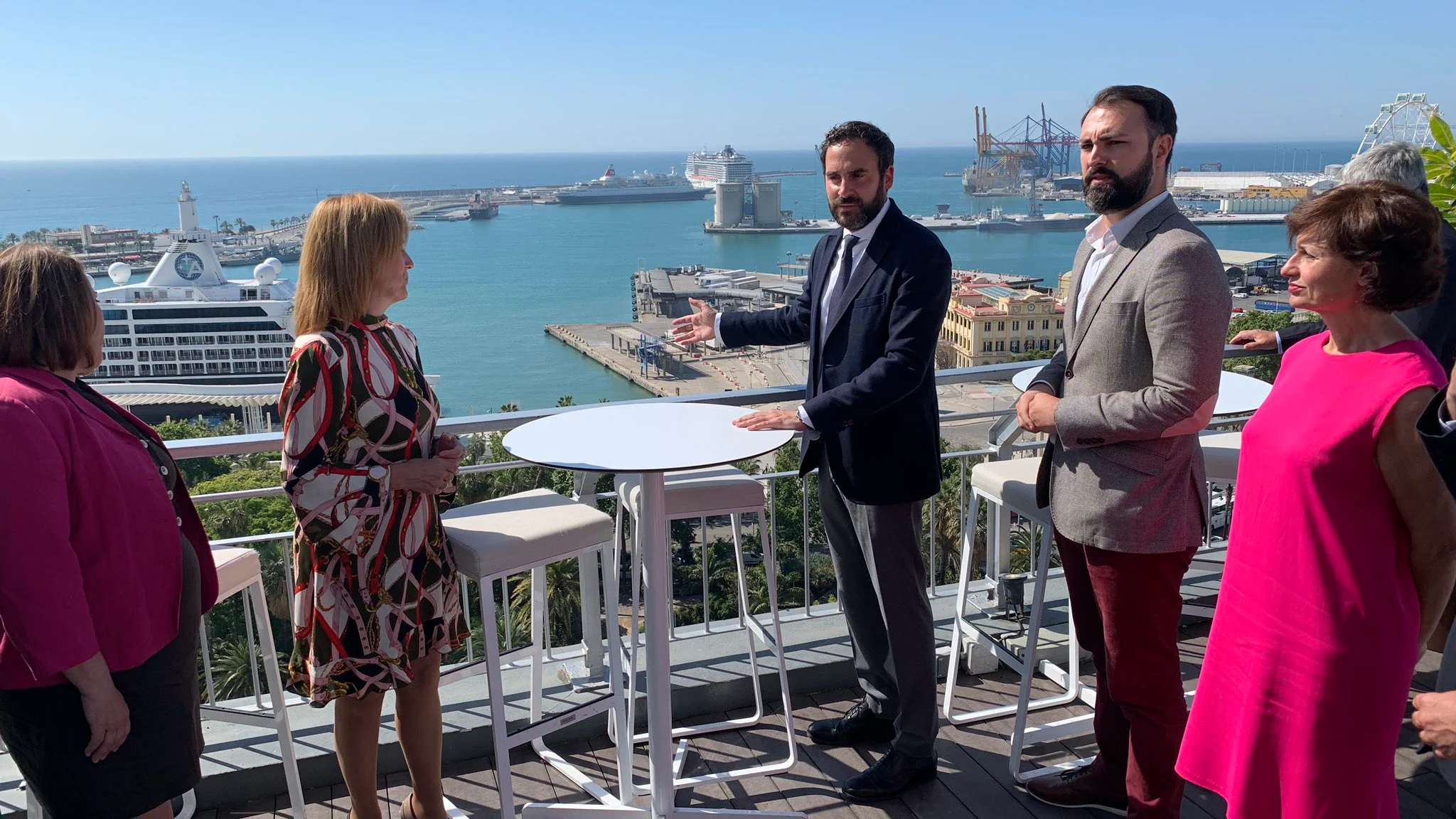 El PSOE quiere peatonalizar el centro hasta el Puerto Se trata de una actuación para "asomar la ciudad al mar" que costará en torno a 20 millones de euros