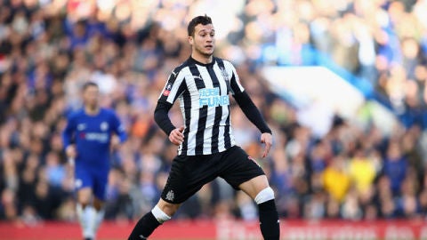 El central espa&ntilde;ol del Newcastle, Javier Manquillo. 