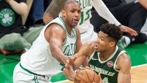 Giannis Antetokounmpo, en acci&oacute;n ante los Celtics