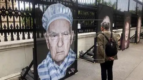La avenida Ring de Viena se llena de retratos callejeros de supervivientes del Holocausto La avenida Ring de Viena se llena de retratos callejeros de supervivientes del Holocausto