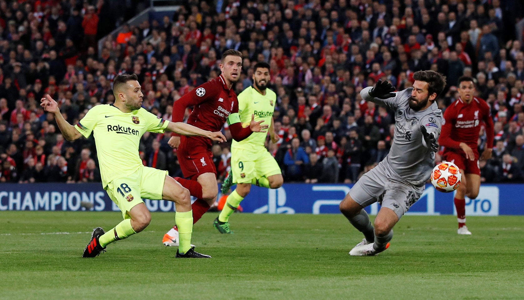 Alisson Becker, del Liverpool, galardonado como el mejor guardameta de la pasada Champions Alisson Becker, del Liverpool, galardonado como el mejor guardameta de la pasada Champions