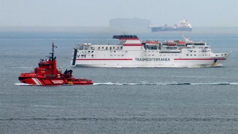 Dos barcos de Salvamento en las costas de Algeciras (C&aacute;diz)