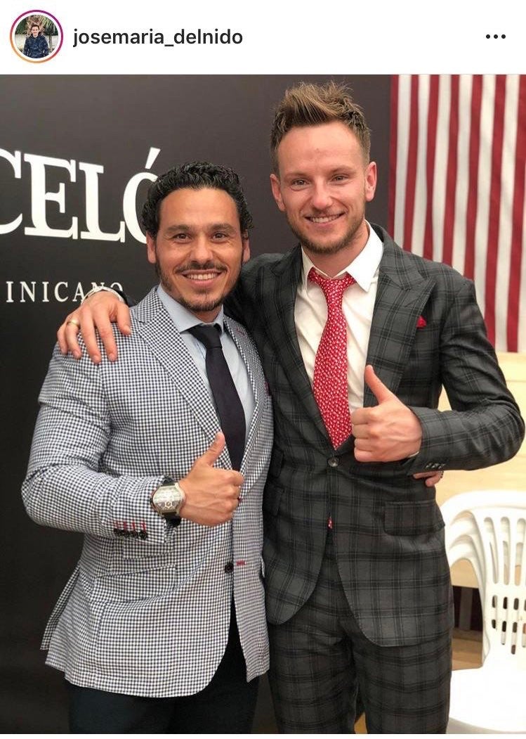 Rakitic, en la Feria de Sevilla un día después de la debacle de Anfield Rakitic, en la Feria de Sevilla un día después de la debacle de Anfield