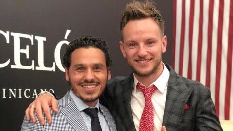 El hijo de Jos&eacute; Mar&iacute;a del Nido, junto a Ivan Rakitic