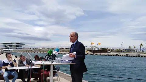 El expresident ha comparecido ante los medios después de ser procesado por la construcción del circuito de F1. francisco camps