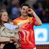 David Ferrer, acompañado por su mujer en su despedida del tenis profesional David Ferrer, acompañado por su mujer en su despedida del tenis profesional