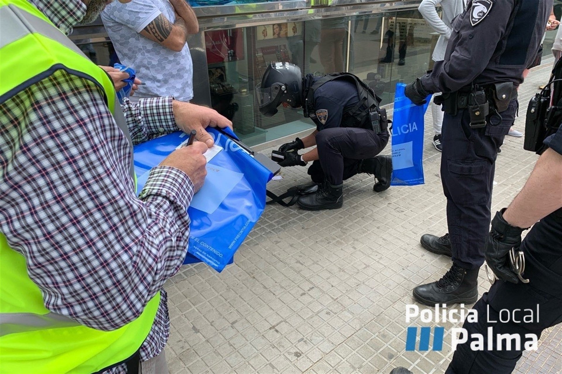 La operación policial en Playa de Palma contra el trile se salda con 26 detenciones La operación policial en Playa de Palma contra el trile se salda con 26 detenciones