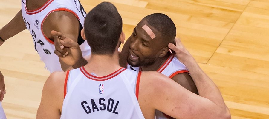 Marc Gasol y Serge Ibaka, en el partido ante los Sixers Marc Gasol y Serge Ibaka, en el partido ante los Sixers
