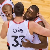 Marc Gasol y Serge Ibaka, en el partido ante los Sixers Marc Gasol y Serge Ibaka, en el partido ante los Sixers