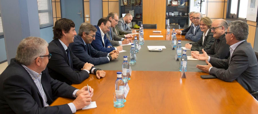 La rectora de la UJI se reúne con las principales asociaciones del sector cerámico La rectora de la UJI se reúne con las principales asociaciones del sector cerámico