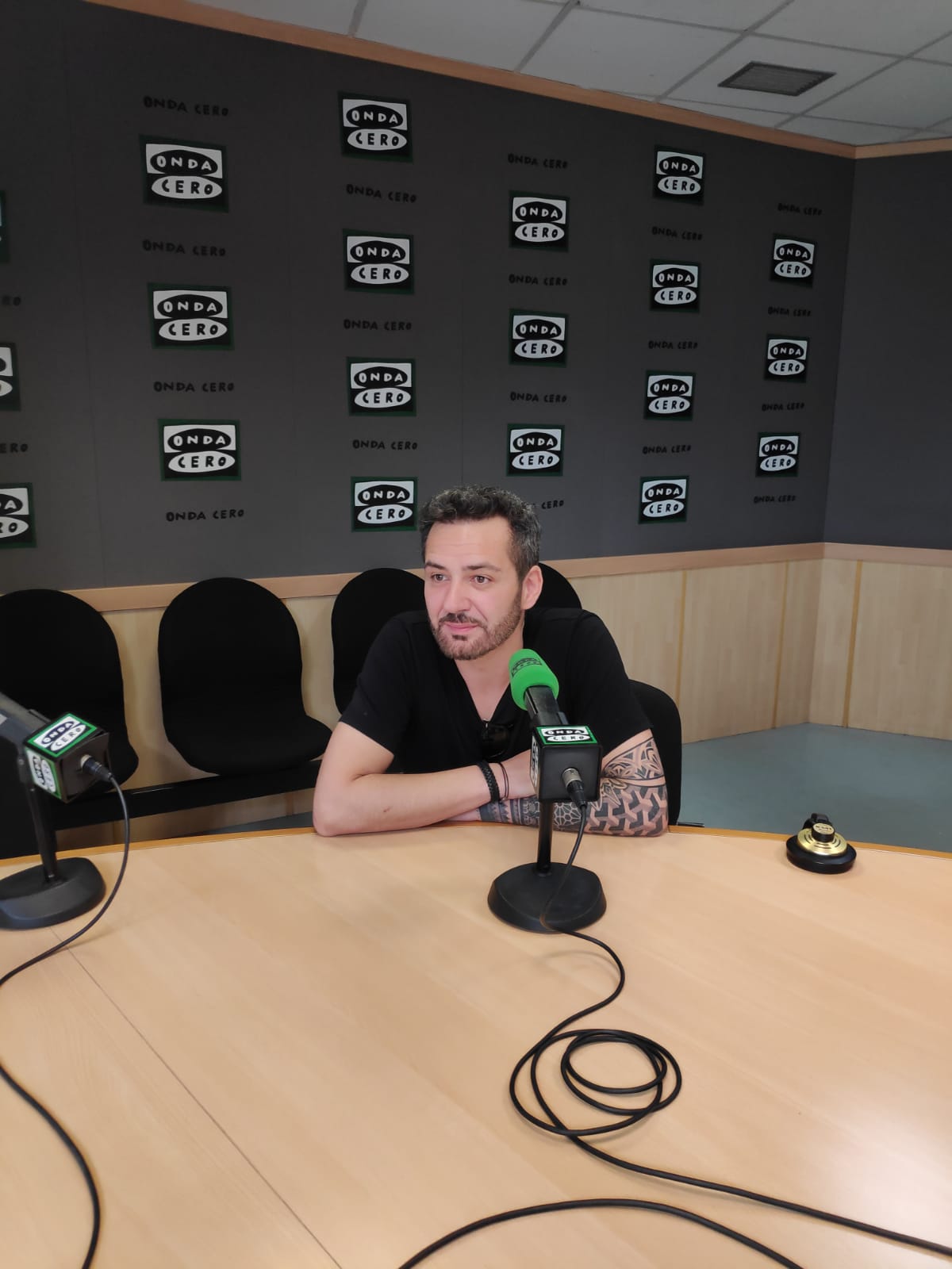 Alejandro Parreño: “Dejemos que la gente deguste los temas poco a poco. Por eso los sacamos single a single”. Alejandro Parreño: “Dejemos que la gente deguste los temas poco a poco. Por eso los sacamos single a single”.