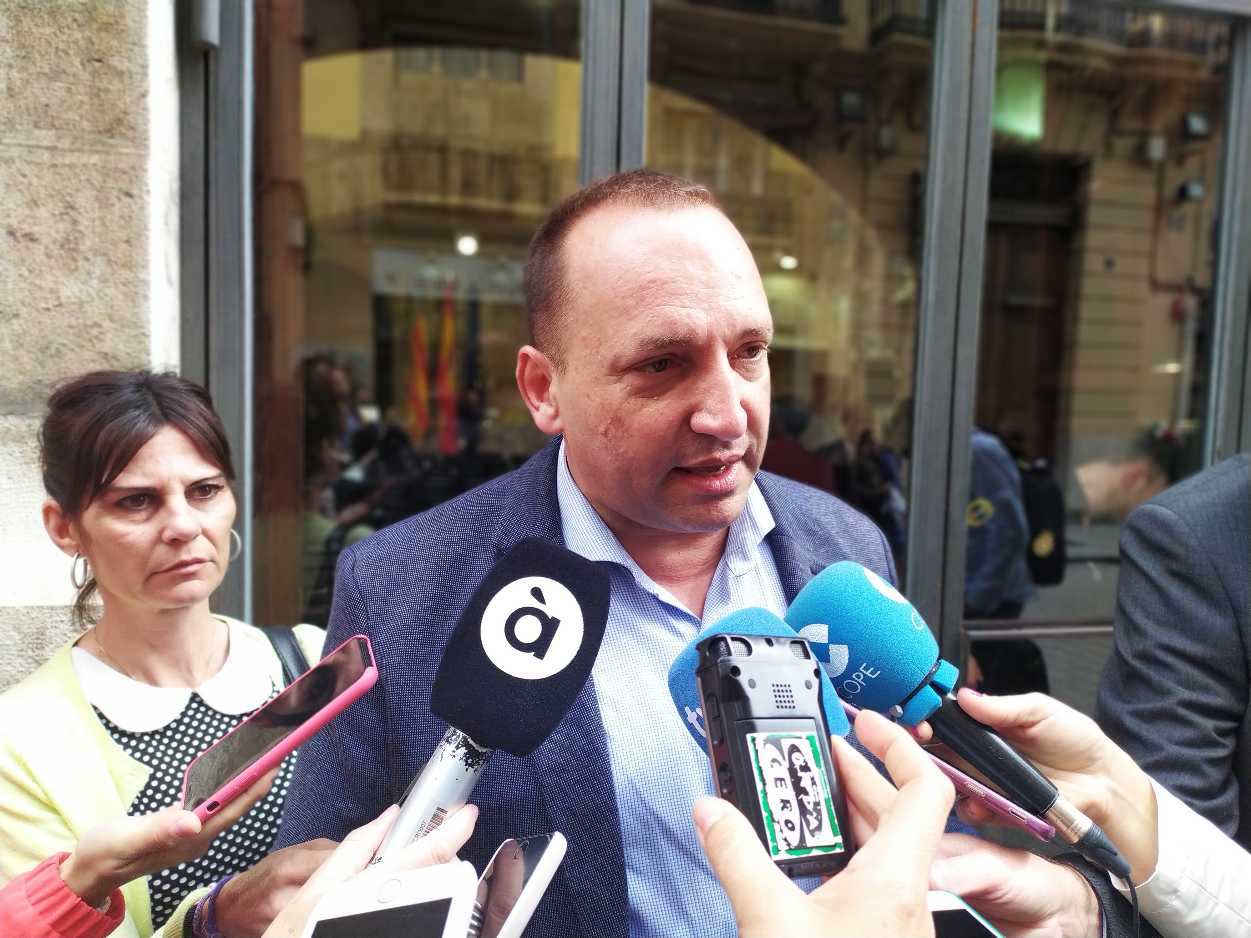 Puig se reúne con el candidato de Unides Podem para hablar sobre el futuro gobierno de la Generalitat Puig se reúne con el candidato de Unides Podem para hablar sobre el futuro gobierno de la Generalitat