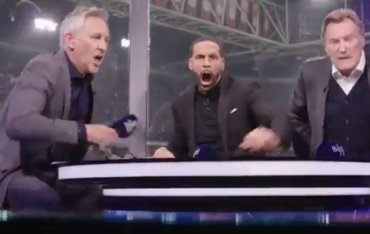 Locura total: Ferdinand y Lineker perdieron los papeles con el 2-3 del Tottenham en el 95' Locura total: Ferdinand y Lineker perdieron los papeles con el 2-3 del Tottenham en el 95'