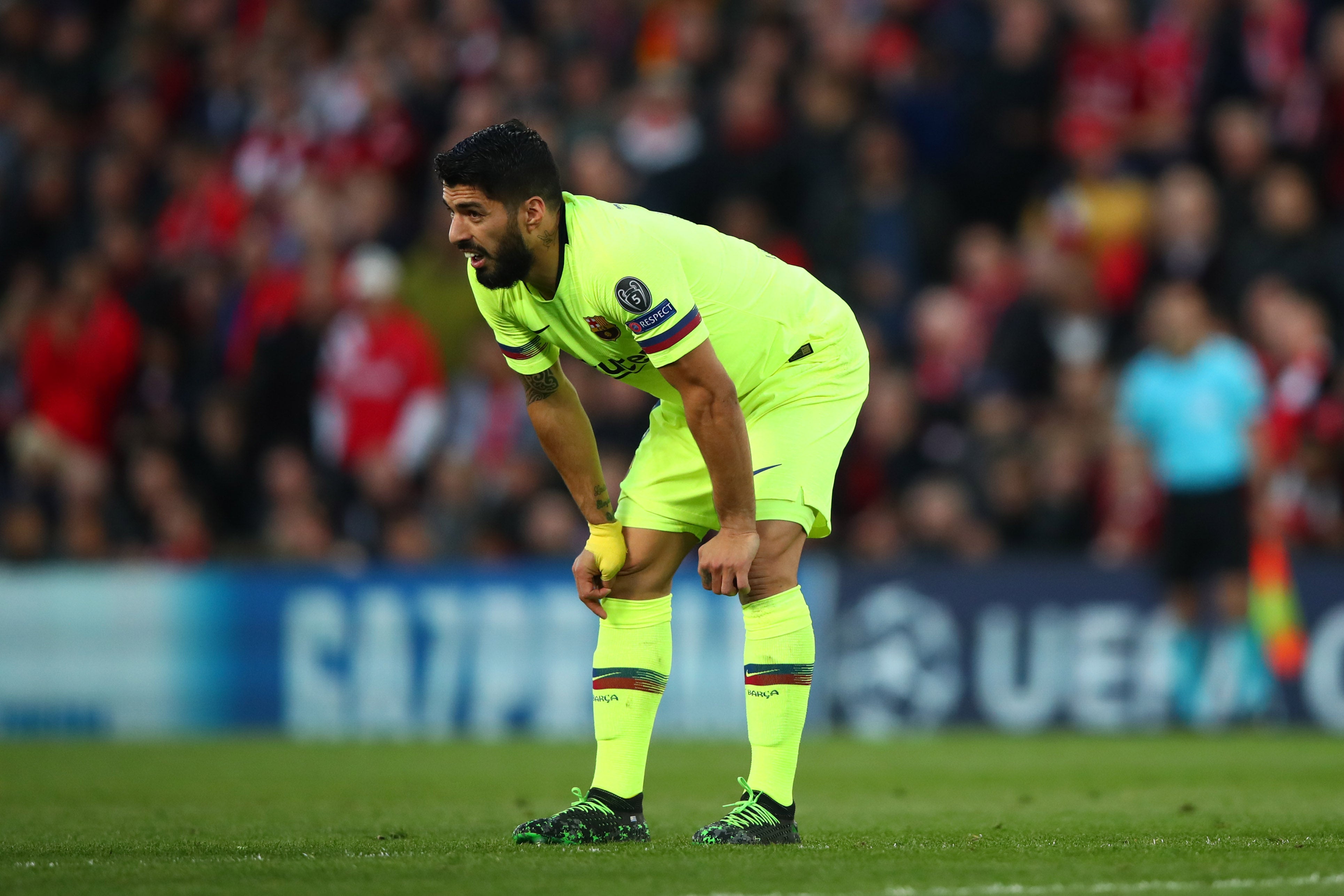 Luis Suárez será sometido a una artroscopia por una lesión en la rodilla derecha Luis Suárez será sometido a una artroscopia por una lesión en la rodilla derecha