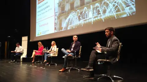Los candidatos a la alcaldía de Castellón durante el debate electoral. Los candidatos a la alcaldía de Castellón durante el debate electoral.