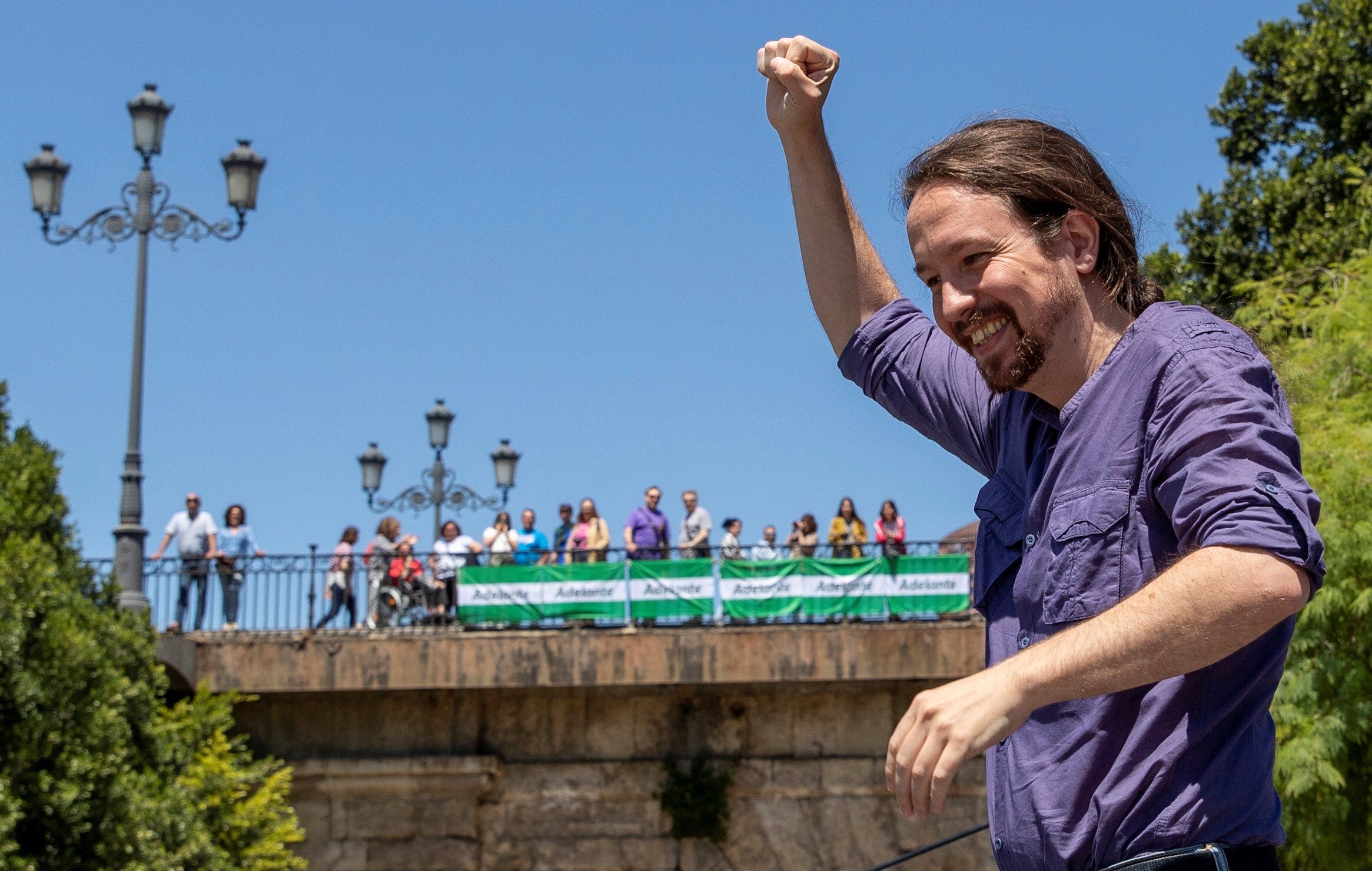 Iglesias dice que una "democracia digna" no acepta limosnas de Amancio Ortega Iglesias dice que una "democracia digna" no acepta limosnas de Amancio Ortega