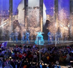 Imagen de la actuación de la ganadora de Eurovisión 2018, con la que se ha abierto la gala final de este año Imagen de la actuación de la ganadora de Eurovisión 2018, con la que se ha abierto la gala final de este año