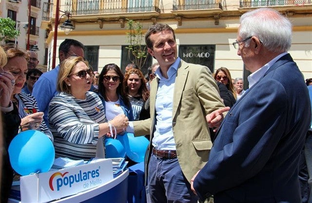 Casado reitera su no a Sánchez y asegura que no criticaría a Rivera si apoya al PSOE Casado reitera su no a Sánchez y asegura que no criticaría a Rivera si apoya al PSOE