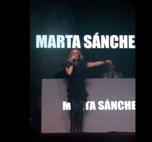 Marta Sánchez durante el concierto Marta Sánchez durante el concierto