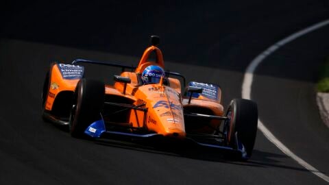 Fernando Alonso rueda en el &oacute;valo de Indian&aacute;polis