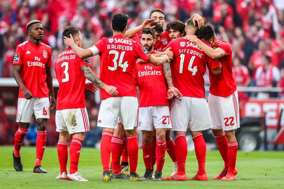 El Benfica conquista la Liga de Portugal y deja al Oporto de Casillas con la miel en los labios El Benfica conquista la Liga de Portugal y deja al Oporto de Casillas con la miel en los labios