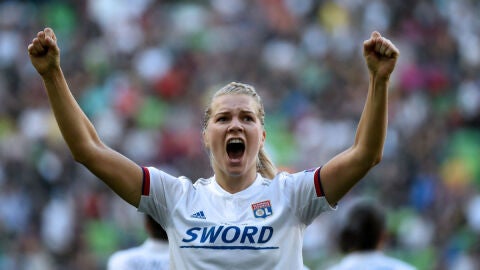 Hegerberg celebra un gol