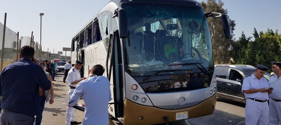 Imagen del autobús dañado por la explosión Imagen del autobús dañado por la explosión