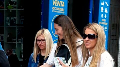 En el centro, Cristina Mart&iacute;nez, candidata de Ilicitanos por Elche a la Alcald&iacute;a.