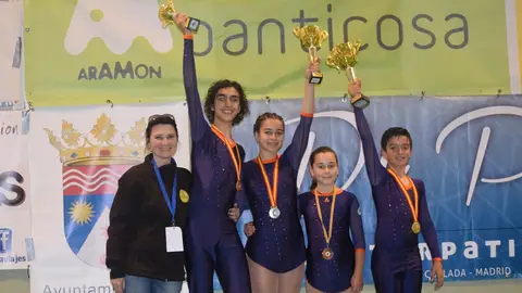 El Club Patinaje Elche regresó con tres medallas del Campeonato de España celebrado en Panticosa. PATINAJE EN LÍNEA