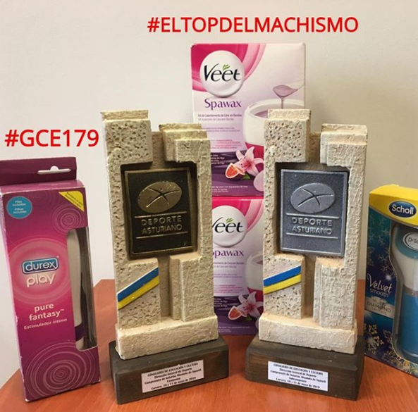 Un vibrador, un kit de depilación y una lima eléctrica, el polémico regalo sexista en un torneo de squash Un vibrador, un kit de depilación y una lima eléctrica, el polémico regalo sexista en un torneo de squash