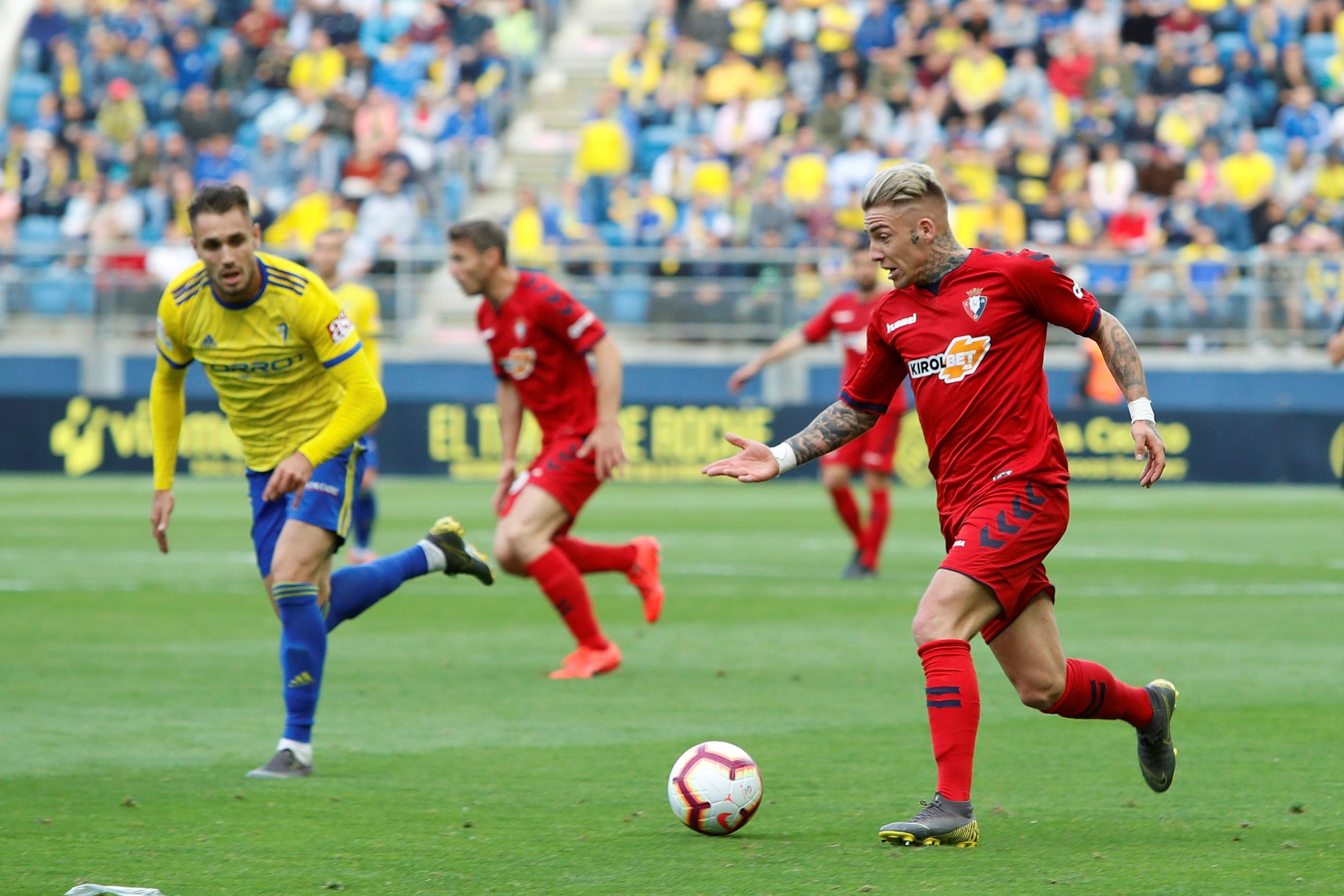 Osasuna asciende a Primera tras la victoria del Granada ante el Albacete Osasuna asciende a Primera tras la victoria del Granada ante el Albacete