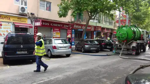 Avería en una tubería de Emaya que ha afectado a una arteria importante, de 300 mm, en Palma. Avería en una tubería de Emaya que ha afectado a una arteria importante, de 300 mm, en Palma.