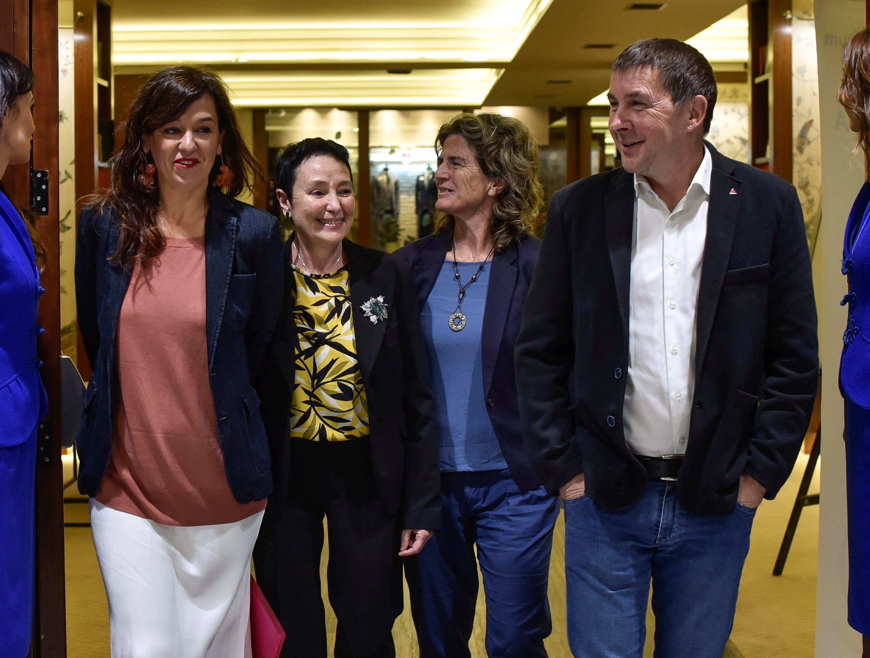 Tertulia: ¿Apoyará el PSOE una alcaldía de EH Bildu en Pamplona? Tertulia: ¿Apoyará el PSOE una alcaldía de EH Bildu en Pamplona?