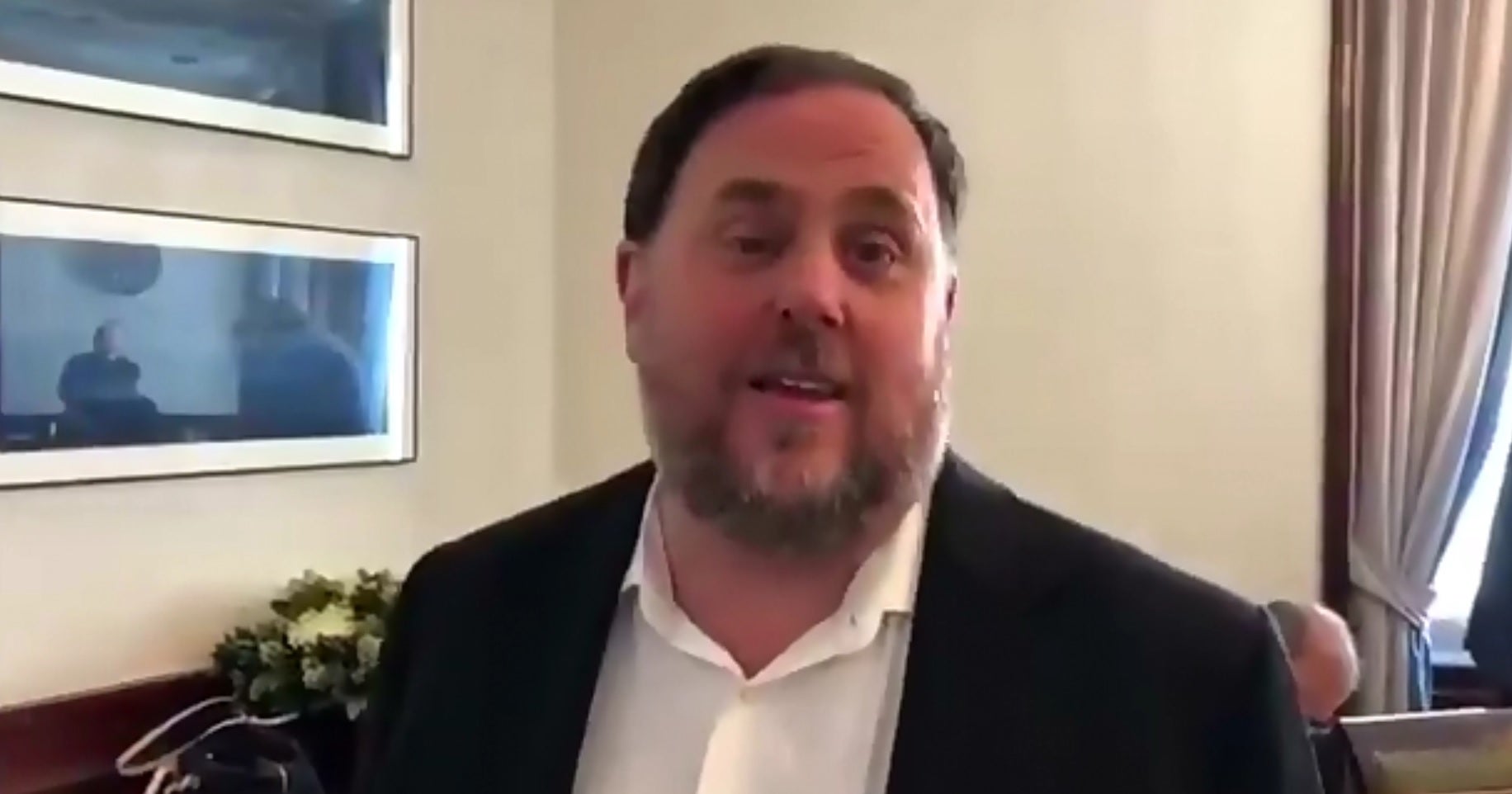 Junqueras graba un vídeo en el Congreso y lo sube a las redes sociales: "Estamos bien" Junqueras graba un vídeo en el Congreso y lo sube a las redes sociales: "Estamos bien"