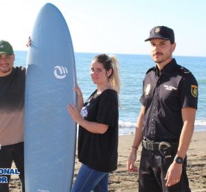 Pareja salvada junto al policía nacional Pareja salvada junto al policía nacional