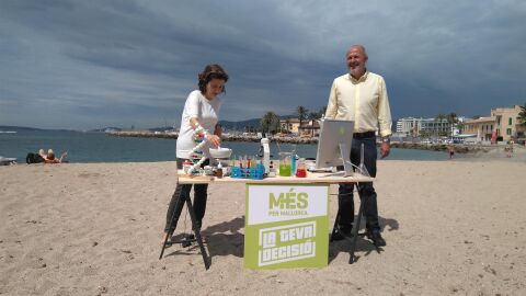 Fina Santiago y Miquel Ensenyat, canbdidatos de MES per Mallorca al Parlament.