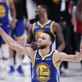 Stephen Curry celebra una canasta ante los Blazers Stephen Curry celebra una canasta ante los Blazers