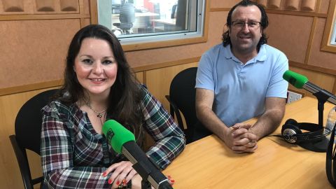 Beatriz G&aacute;lvez (AZVA) y Gorky Bethencourt (Asprotac) en Onda Cero Canarias