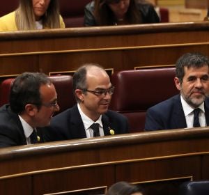 Rull, Turull y Jordi Sánchez hablan con Aitor Esteban Rull, Turull y Jordi Sánchez hablan con Aitor Esteban