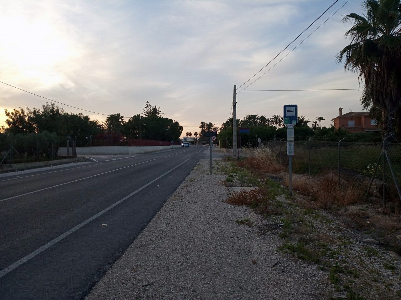 Ilicitanos por Elche se compromete a instalar marquesinas en las paradas de autobuses de las pedanías Ilicitanos por Elche se compromete a instalar marquesinas en las paradas de autobuses de las pedanías