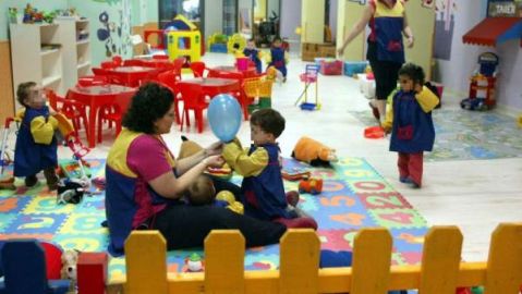 D&iacute;a Mundial de los Docentes 2020: Convocan un aplauso para los profesores por su trabajo durante el coronavirus hoy