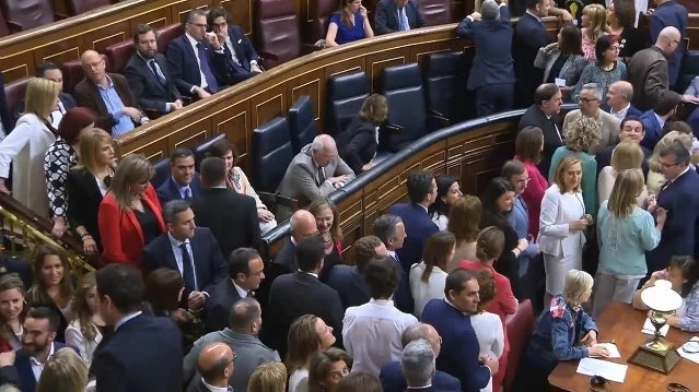 Tap&oacute;n de diputados durante la votaci&oacute;n a la Presidencia del Congreso