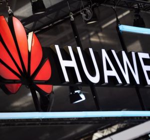 Imagen del logotipo de Huawei en su puesto durante una feria electrónica Imagen del logotipo de Huawei en su puesto durante una feria electrónica