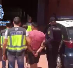Cae en Elche una red que captaba mujeres en Brasil para obligarlas en España a ejercer la prostitución Cae en Elche una red que captaba mujeres en Brasil para obligarlas en España a ejercer la prostitución