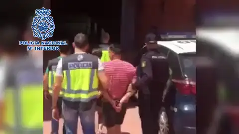 Cae en Elche una red que captaba mujeres en Brasil para obligarlas en España a ejercer la prostitución Cae en Elche una red que captaba mujeres en Brasil para obligarlas en España a ejercer la prostitución