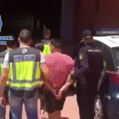 Cae en Elche una red que captaba mujeres en Brasil para obligarlas en España a ejercer la prostitución Cae en Elche una red que captaba mujeres en Brasil para obligarlas en España a ejercer la prostitución