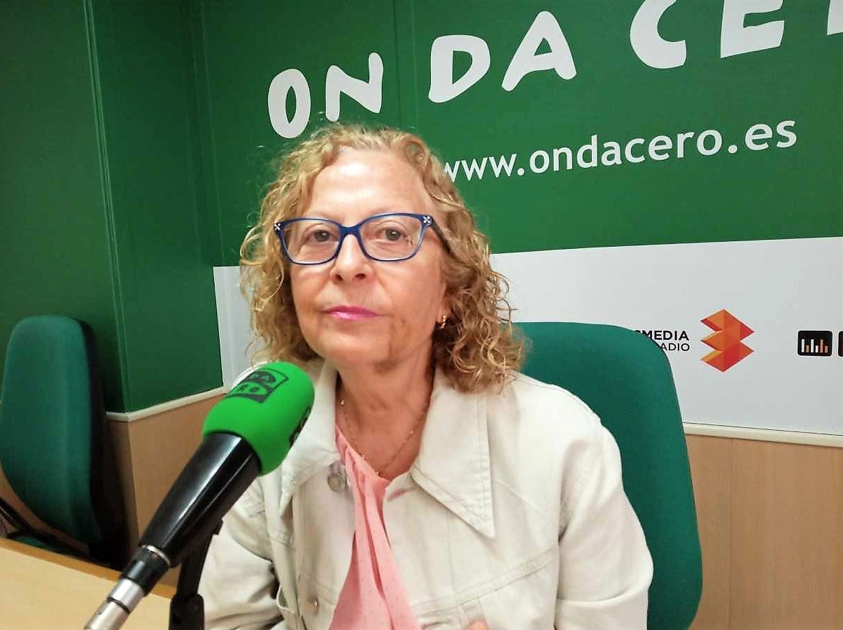 Una ilicitana denuncia las lesiones sufridas tras caer al suelo por el mal estado de la acera junto al CC L'Aljub Una ilicitana denuncia las lesiones sufridas tras caer al suelo por el mal estado de la acera junto al CC L'Aljub